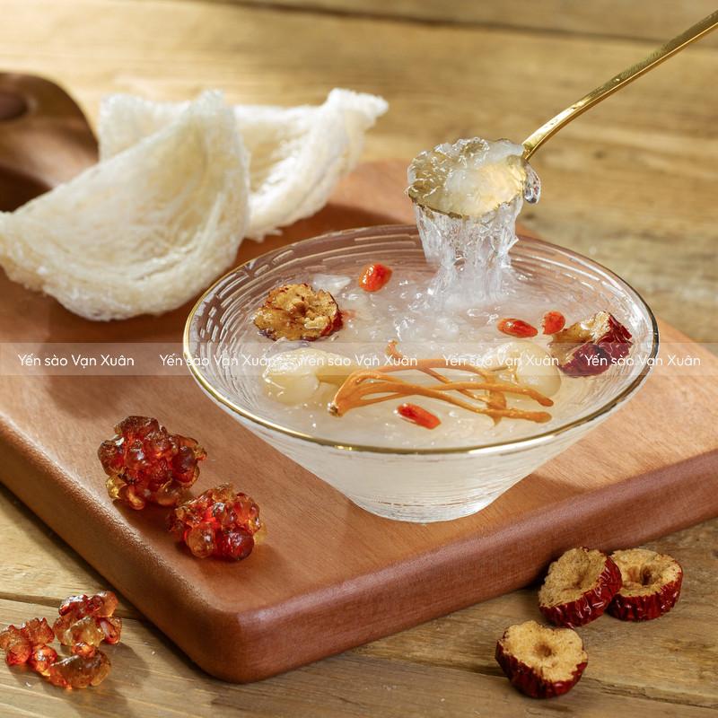 Tổ yến thô loại 1 nguyên tổ 50gr - 100gr 14 Tổ yến sau khi sơ chế có thể chế biến thành nhiều món, trong đó yến chưng là cách làm phổ biến nhất