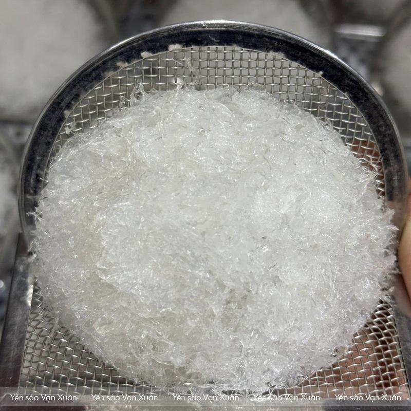 Tổ yến tinh chế vụn lên khuân, được đắp tại xưởng