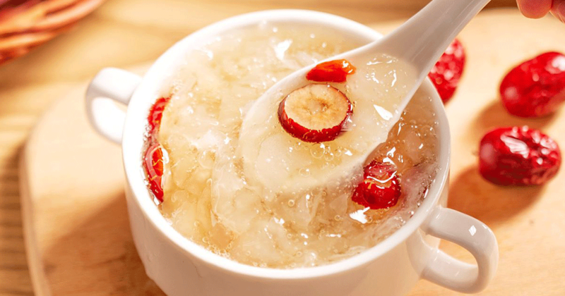 Yến chưng là cách chế biến yến tinh chế phổ biến nhất, đơn giản nhưng giữ trọn hương vị tự nhiên vốn có