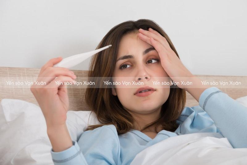 Những ai không nên ăn yến sào, nước yến? Đối tượng cần lưu ý 8 Người đang sốt cao không nên ăn yến