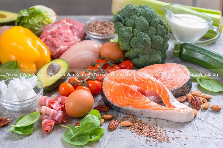 Bệnh nhân ung thư phổi có ăn yến được không? Lợi ích và lưu ý quan trọng 15 Bệnh nhân ung thư phổi cần bổ sung đa dạng nguồn dinh dưỡng chứ không phụ thuộc vào yến sào