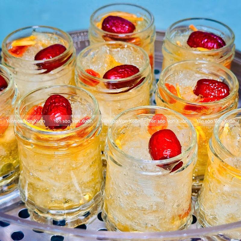 Yến chưng tươi nóng đông trùng 3 Yến chưng táo đỏ đường phèn