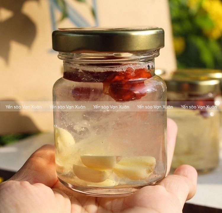 Cách bảo quản yến thô, yến tươi, yến tinh chế, yến đã chưng lâu, không bị mất chất 13 Yến đã chưng chưa dùng ngay cần bảo quản ngăn mát tủ lạnh để đảm bảo chất lượng