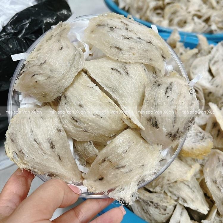 Chân yến là gì? Chân yến và tổ yến cái nào tốt hơn? Nên chọn loại nào 11 Tổ yến nguyên vẹn sẽ có hình thức đẹp hơn chân yến