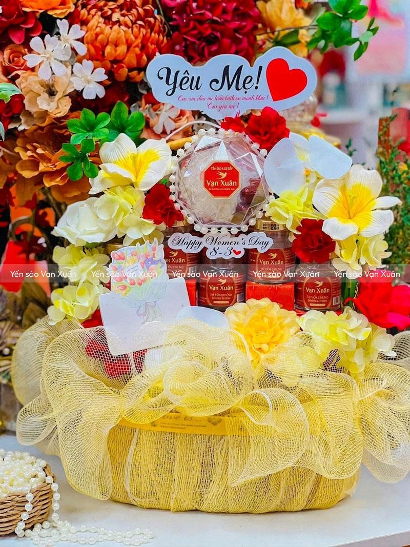 Hộp 6 hũ yến chưng đường phèn Nam Dược 16 Một tấm thiệp chúc mừng sẽ thêm phần ý nghĩa cho giỏ quà yến sào