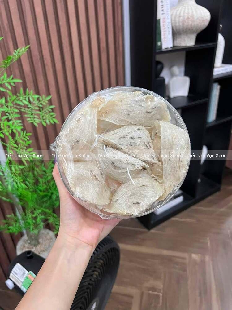 Nên mua yến tươi hay yến khô? Loại nào tốt hơn? 27 Yến khô gọn nhẹ, dễ dàng đóng gói và bảo quản