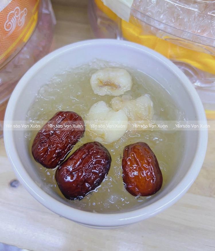 3 cách yến chưng long nhãn đơn giản, thơm ngon, bổ dưỡng 14 Yến chưng long nhãn và táo đỏ