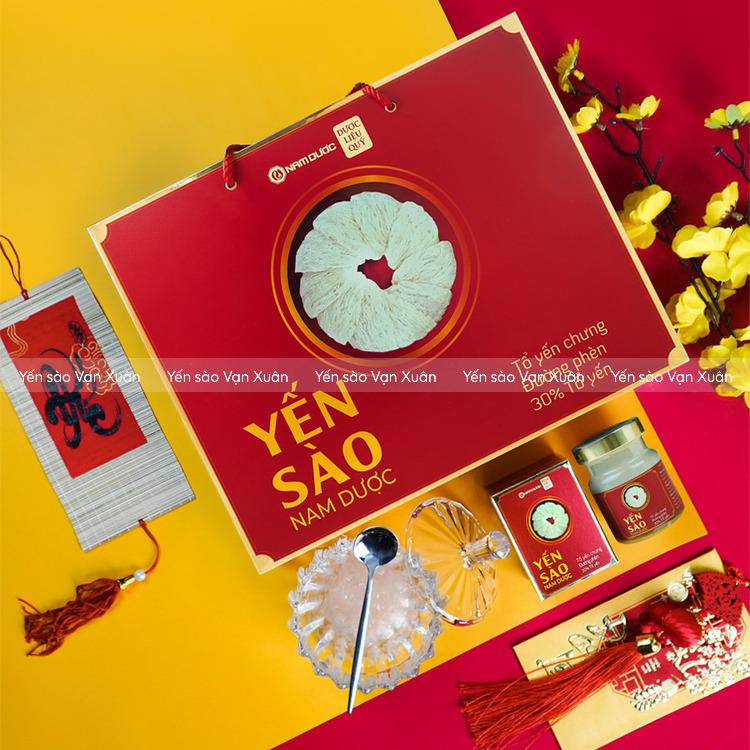 Top yến sào thăm người bệnh ý nghĩa - Cách chọn yến cho người ốm phù hợp 16 Hộp quà yến tặng người bệnh không nên quá cầu kỳ, chỉ cần gọn gàng nhưng vẫn tinh tế đã thể hiện thành ý của người tặng