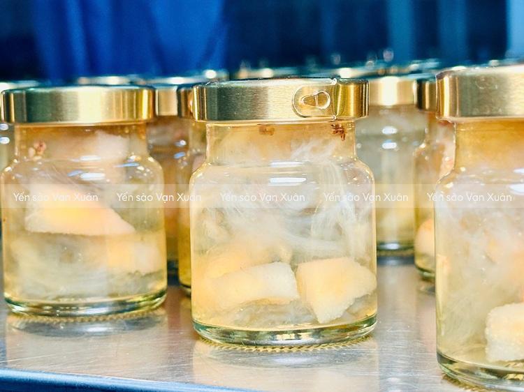 Có nên mua yến chưng sẵn hay tự chưng tại nhà? Nên chọn loại nào? 11 Yến chưng sẵn thiên về sự tiện lợi