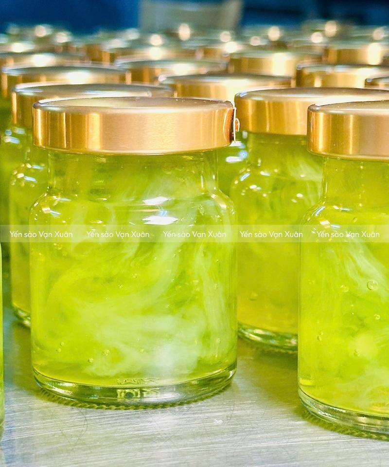 Yến sào cho người già, người lớn tuổi nên chọn loại nào tốt? 14 Khẩu phần 75ml phù hợp với đa số người dùng, bạn cũng có thể yêu cầu chưng theo khẩu vị